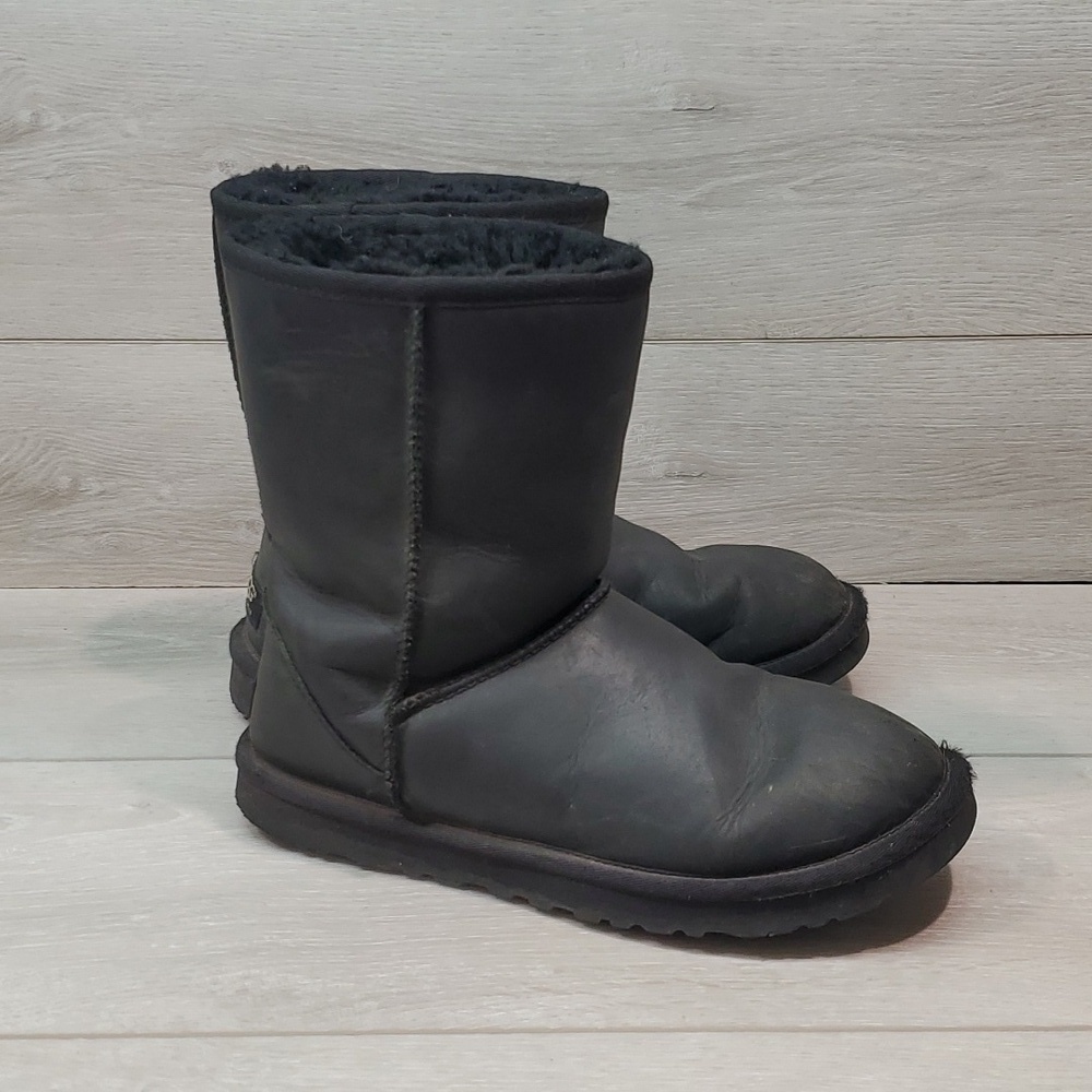 Ugg Australia Women Leather Sheepskin Boots shoes sz 8